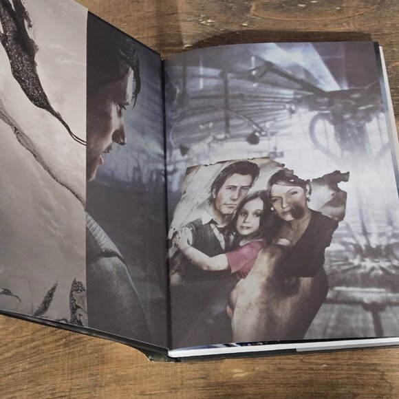 The Evil Within 2: Collector's Edition Strategy Guide (Hardback, 2017) - Picture 3 of 5